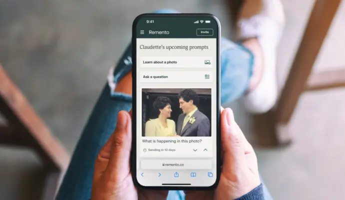 Person using Memoires app